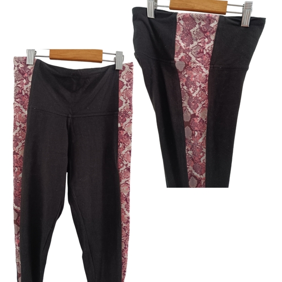Victoria's Secret Sport Black Cotton Pink Snake Print Sides Leggings Sz XS - Picture 4 of 5